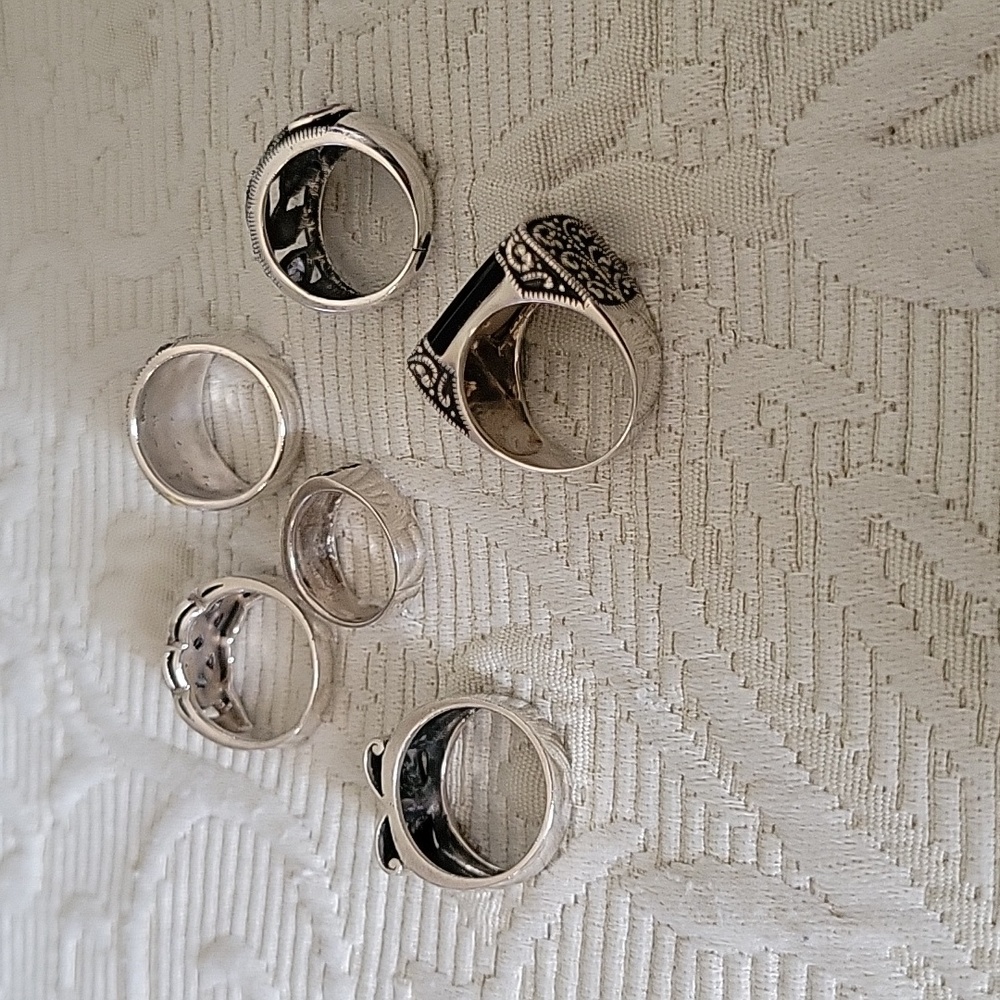 6- Rings with Designs  & Sizes - Picture 11 of 12